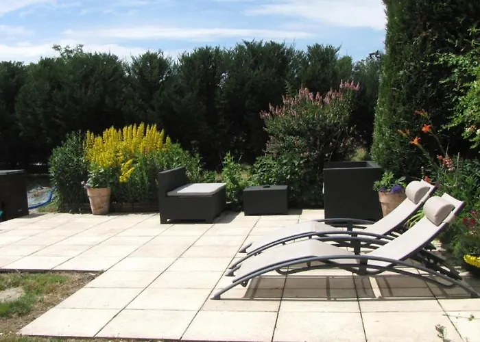 Sleeps 5 With Private